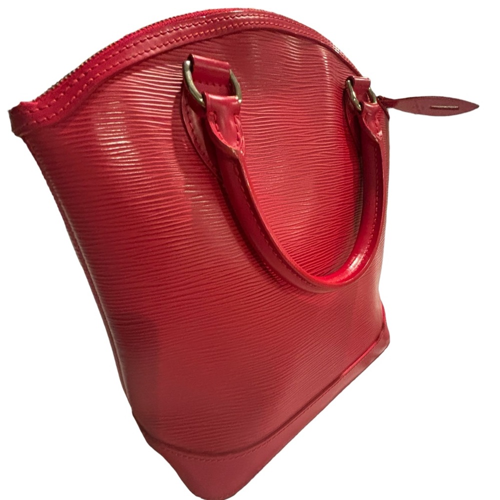 Authentic Louis Vuitton Red Epi Leather bag🌹👛🌺👜🌸🌷💐